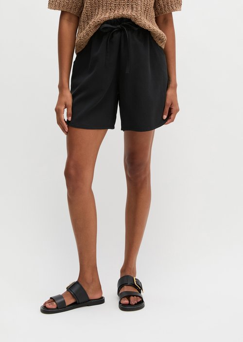 Relaxed shorts — Black