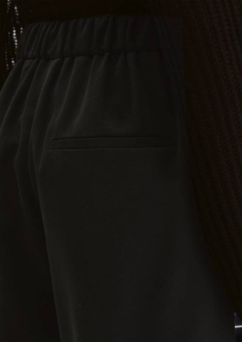 Short pull-on droit Black en vue détaillée