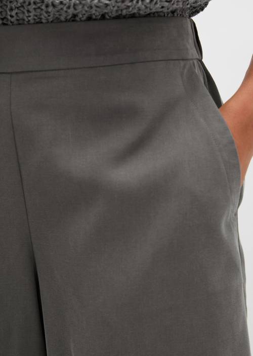 Short pull-on droit Oxide Grey en vue détaillée