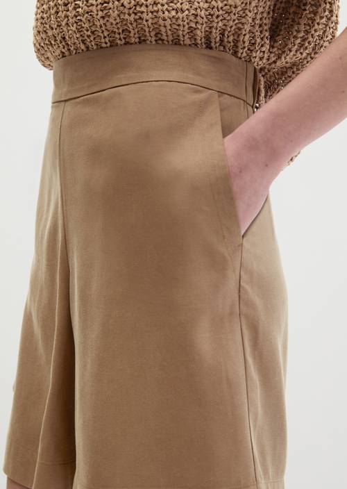 Short pull-on droit Burnt Brown en vue détaillée