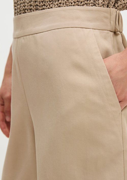 Pull-on shorts straight — Sandpaper