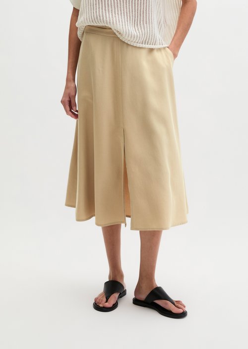 Flared skirt — Sandpaper