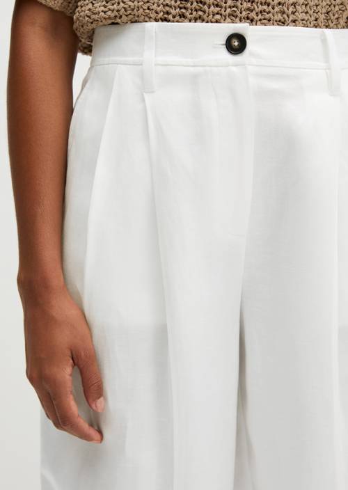 Bundfaltenhose relaxed White Cotton in Detailansicht
