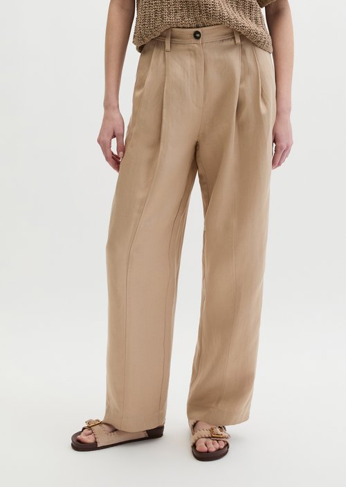 Pleated trousers relaxed — Sandpaper