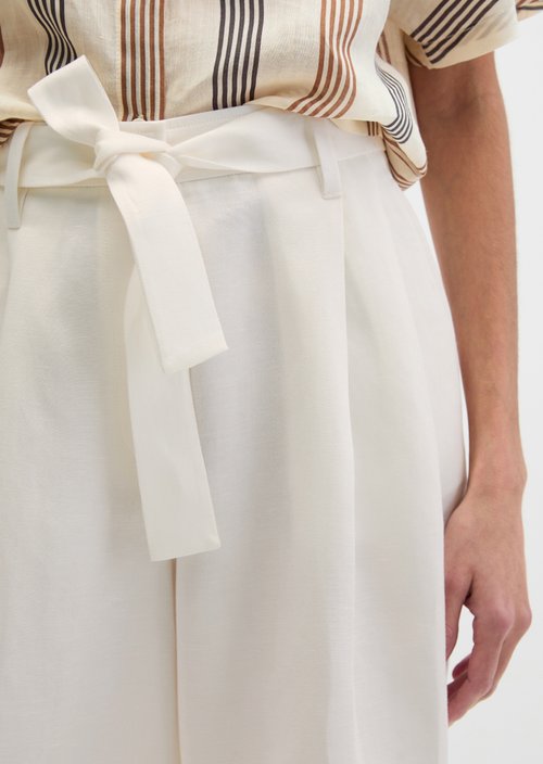Pleated shorts tailored — White Cotton
