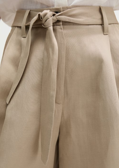 Pleated shorts tailored — Sandpaper