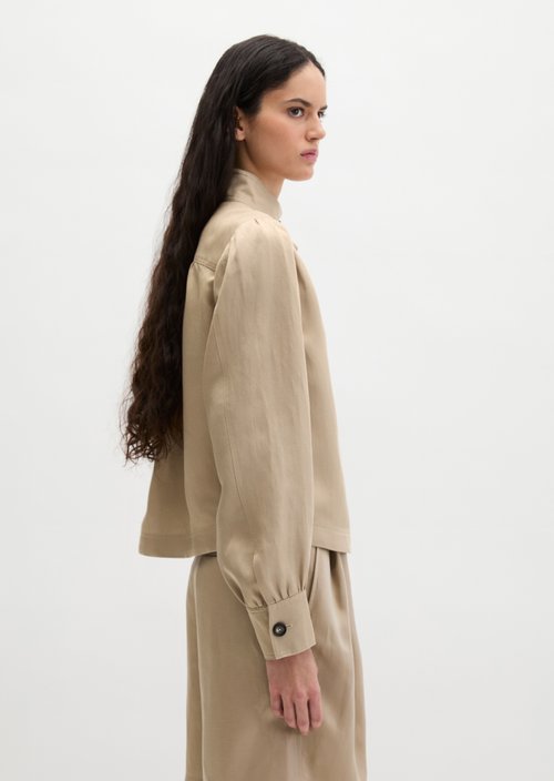 Loose stand-up collar jacket — Sandpaper