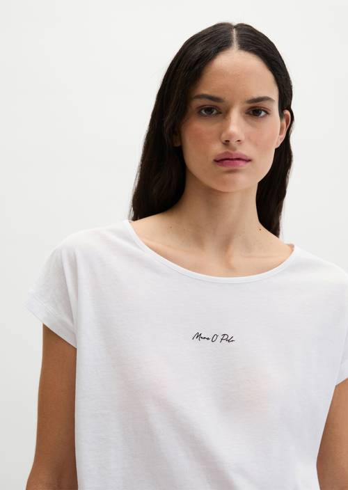 Volné tričko s potiskem White v předním pohledu