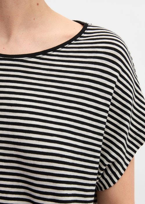 Gestreiftes T-Shirt regular — Black