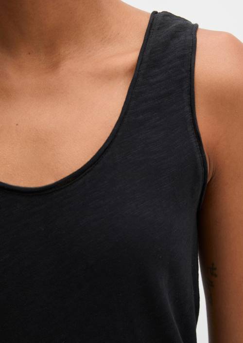 Top regular Black in Detailansicht