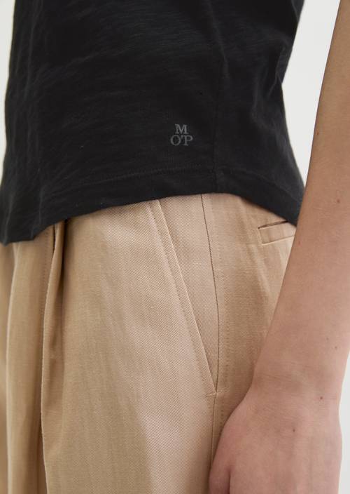 Top regular Black in Detailansicht