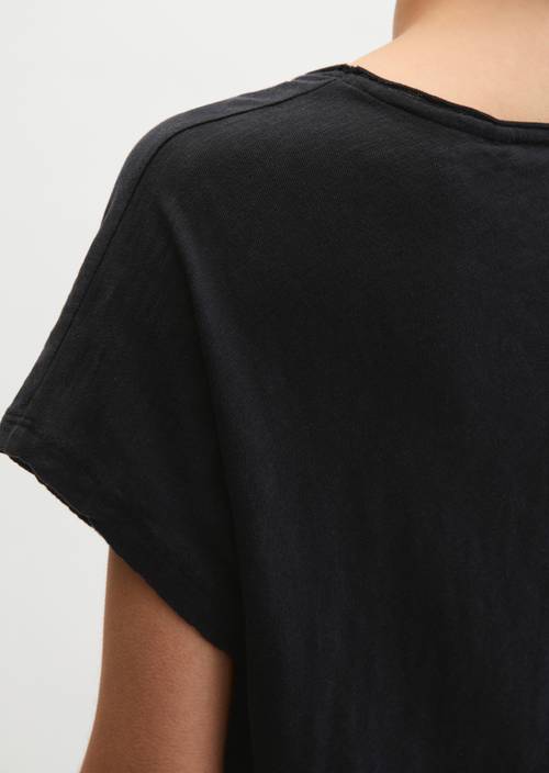 Camiseta suelta Black en vista detallada
