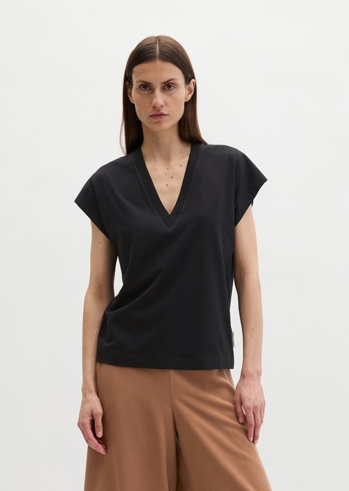 V-neck T-shirt relaxed — Black