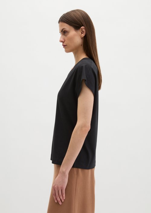 V-neck T-shirt relaxed — Black