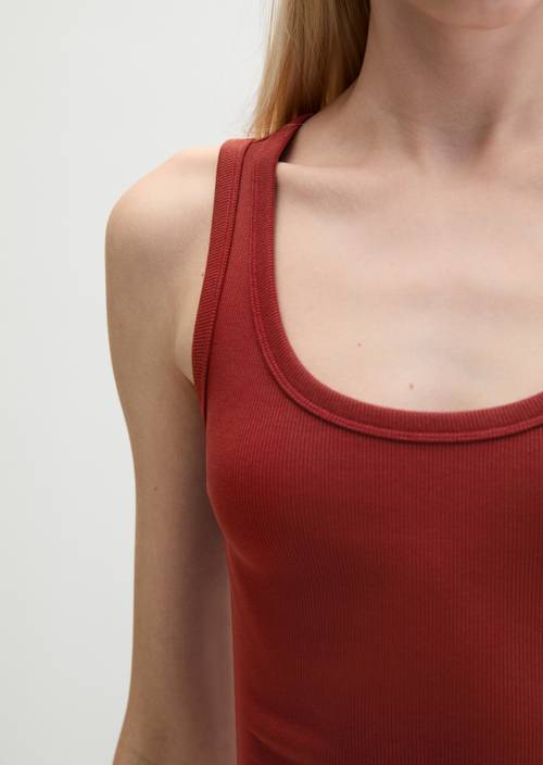 Tanktop regular Tall Poppy in Detailansicht