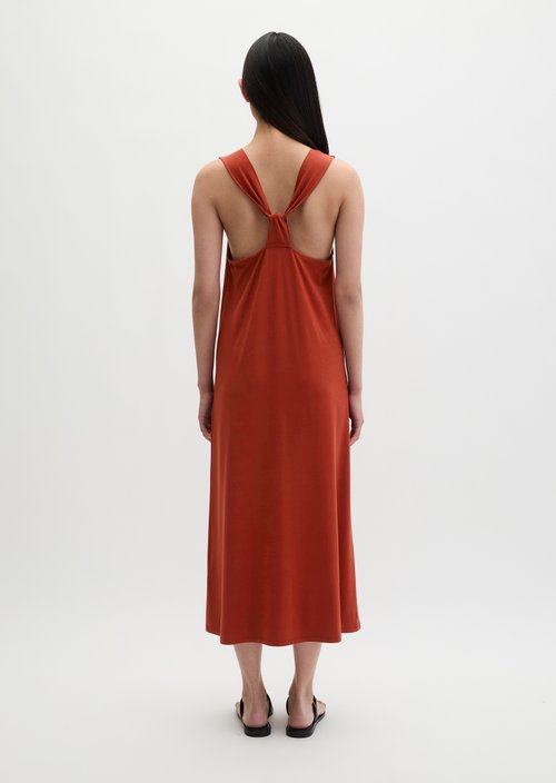 Shaped jersey dress with knot detail — Tall Poppy