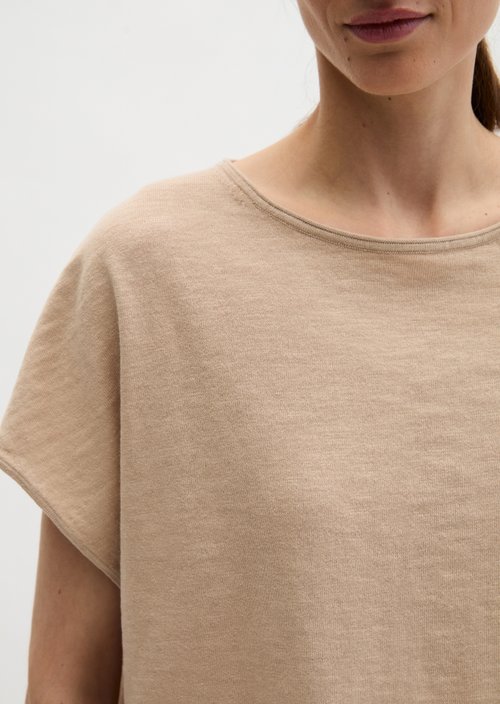 Loose-fitting fine-knit sweater — Sandpaper
