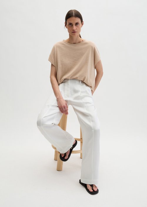 Loose-fitting fine-knit sweater — Sandpaper