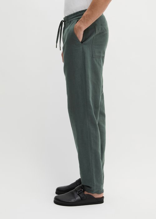 Chino model Belsbo Jogger relaxed — Mangrove