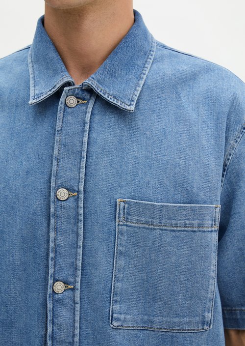 Regular short-sleeved denim shirt — Medium Blue