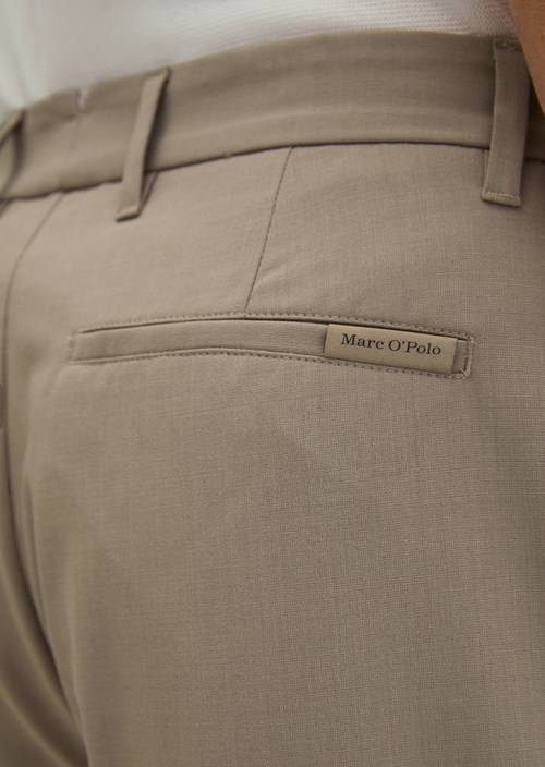 Hose Model Mossbo DFB Travel Collection Frozen Taupe in Detailansicht