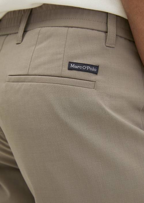 Hose Model Morot  Jogger Travel Collection Frozen Taupe in Detailansicht