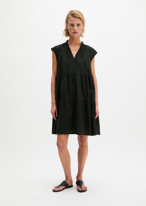 Tiered dress A-Shape — Black
