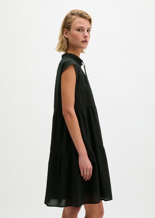 Tiered dress A-Shape — Black