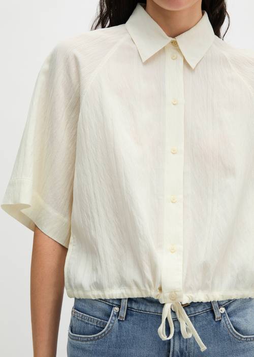 Relaxed short-sleeved crinkle blouse White in detail view