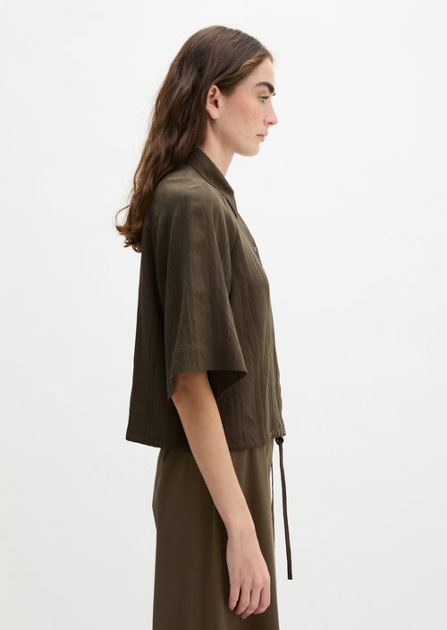 Relaxed short-sleeved crinkle blouse — Dark Brown