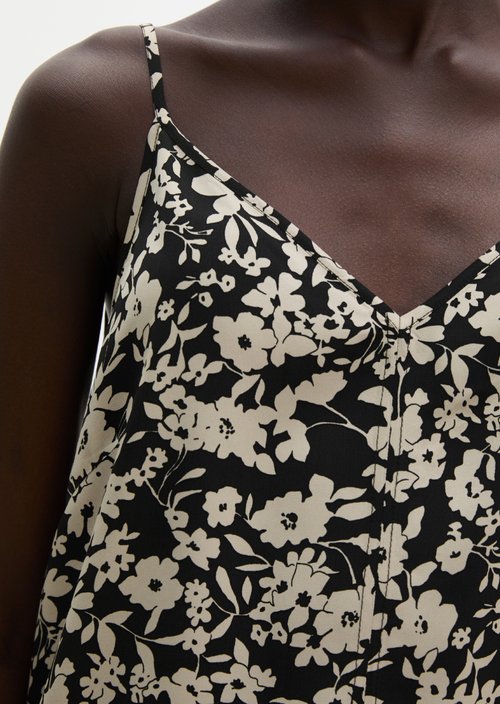 Top A-Shape — Black