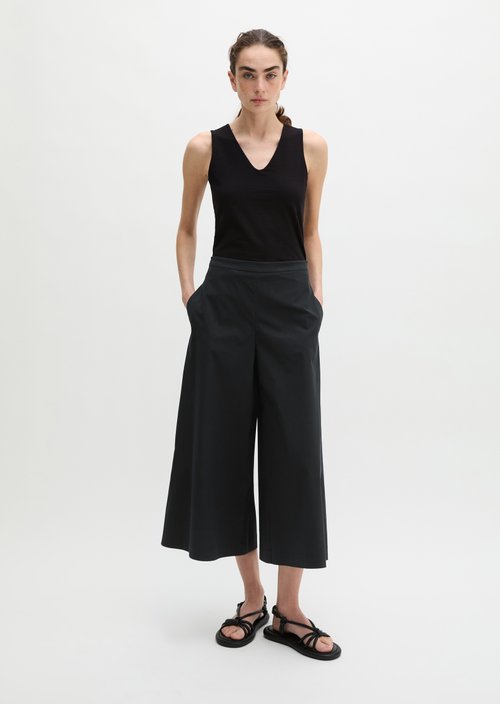 Slim-Fit V-Neck Top — Black