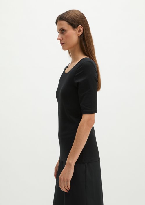 Slim-fit T-shirt — Black