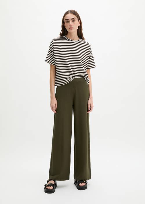 Jersey pants wide Mossy Earth in front view
