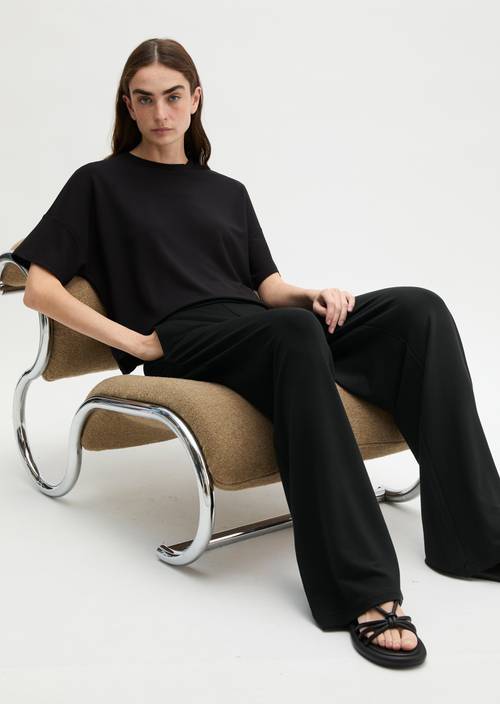 T-shirt oversize Black en vue de face