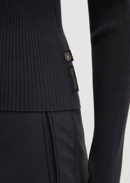 Pullover DFB Travel Collection Deep Night Blue en vue détaillée