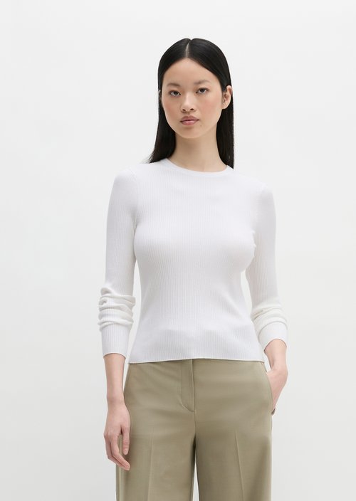 DFB Travel Collection Sweater — Silky White