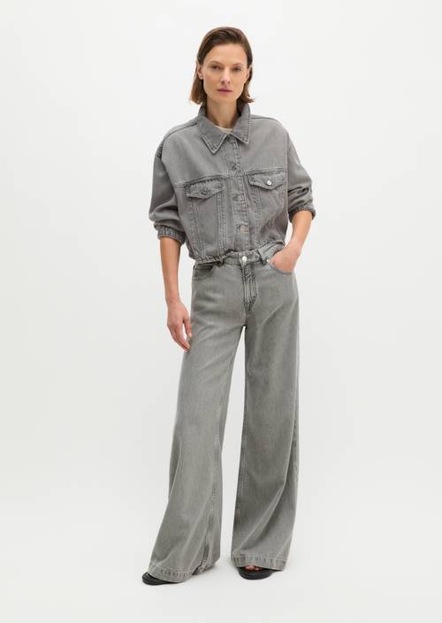 Jeans model Fjona flared Light Grey in front view