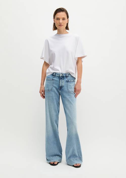 Jeans Model Lania wide Light Blue in Frontalansicht