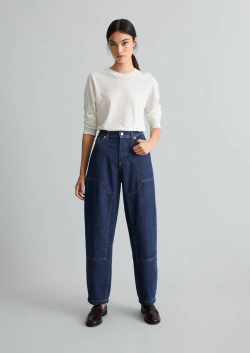 Jeans Model Stine relaxed barrel cropped Dark Blue in Frontalansicht