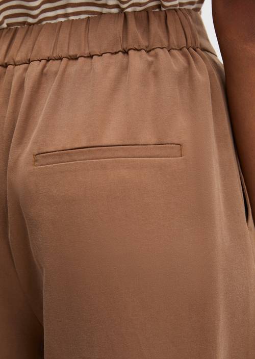 Pull-on culotte wide Burnt Brown in detail view
