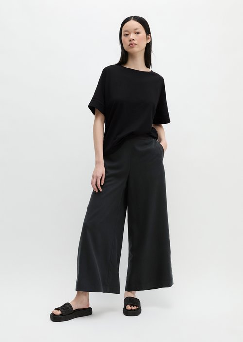 Relaxed T-shirt — Black