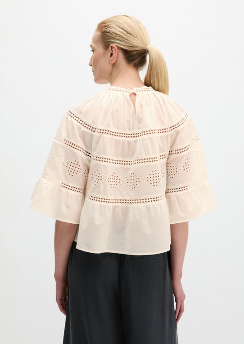 Boho blouse in a relaxed folklore style — White Cotton