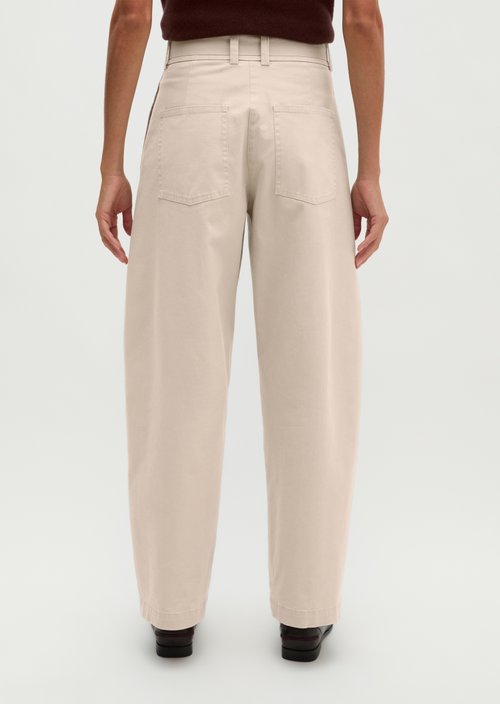 Barrel pants with belt — Natural