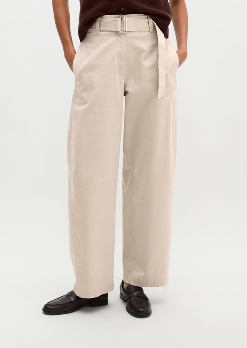 Barrel pants with belt — Natural
