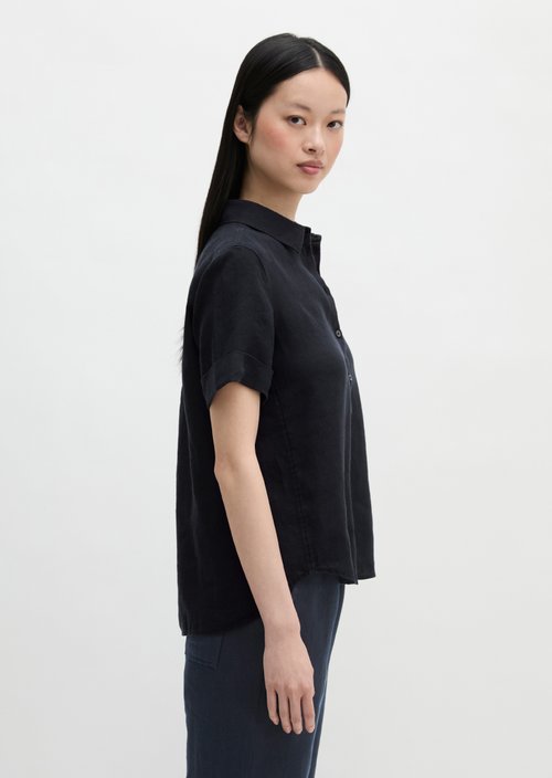 Regular short-sleeved linen blouse — Deep Night Blue
