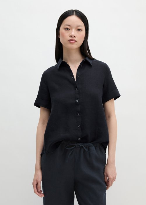 Regular short-sleeved linen blouse — Deep Night Blue