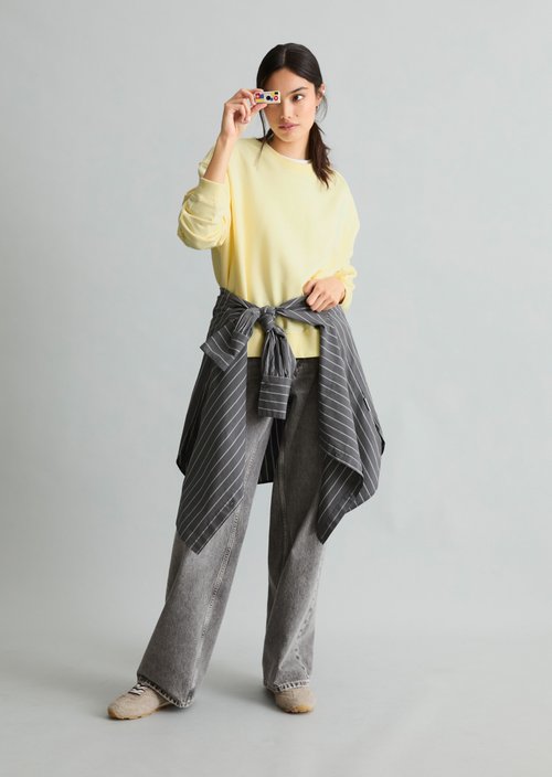 Sweatshirt — Butter Yellow