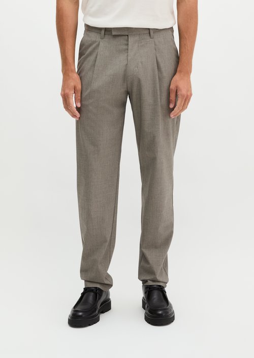 Belsbo Pleated Relaxed-Fit Pants — Medium Grey