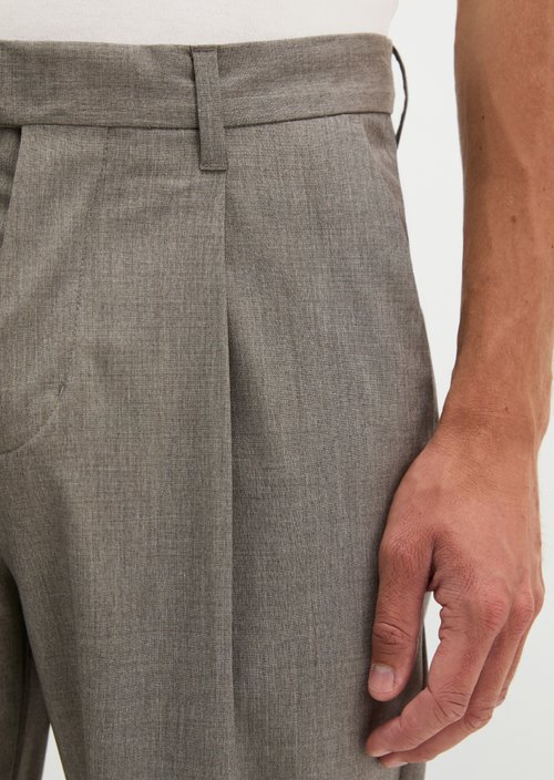 Belsbo Pleated Relaxed-Fit Pants — Medium Grey